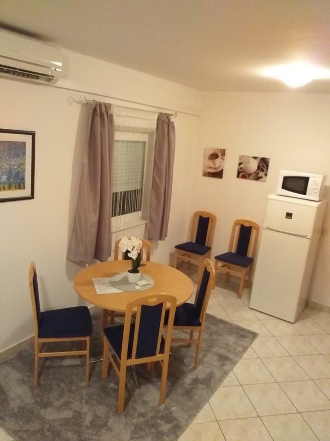 Apartments Vila Ana ヴィル エクステリア 写真